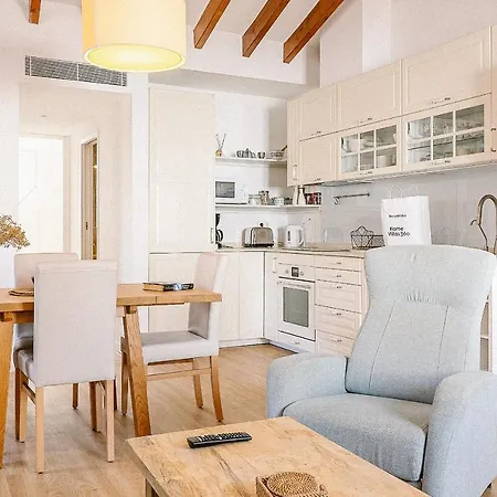 Townhouse With Puig De Maria View By Homevillas360 Сasa de vacaciones *