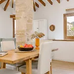 Townhouse With Puig De Maria View By Homevillas360 Semesterbostad