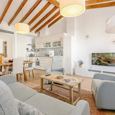 Townhouse With Puig De Maria View By Homevillas360 度假居 *
